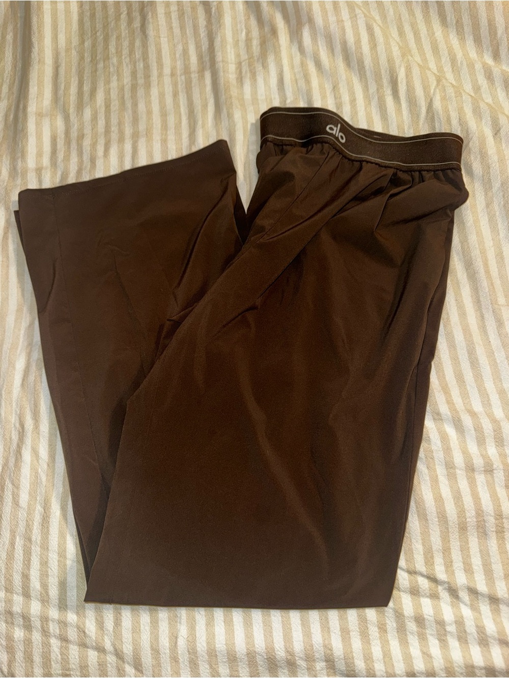 Alo women’s Brown Performance Pants in tall